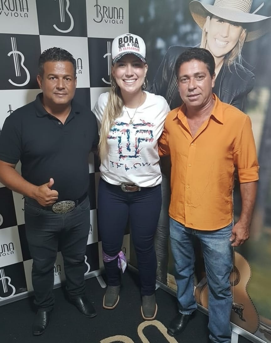 Com Bruna Viola